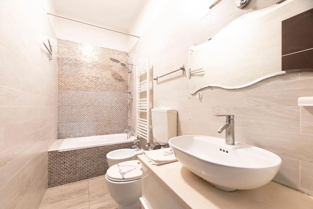 We Home - Sarpi House - Milano Экстерьер фото